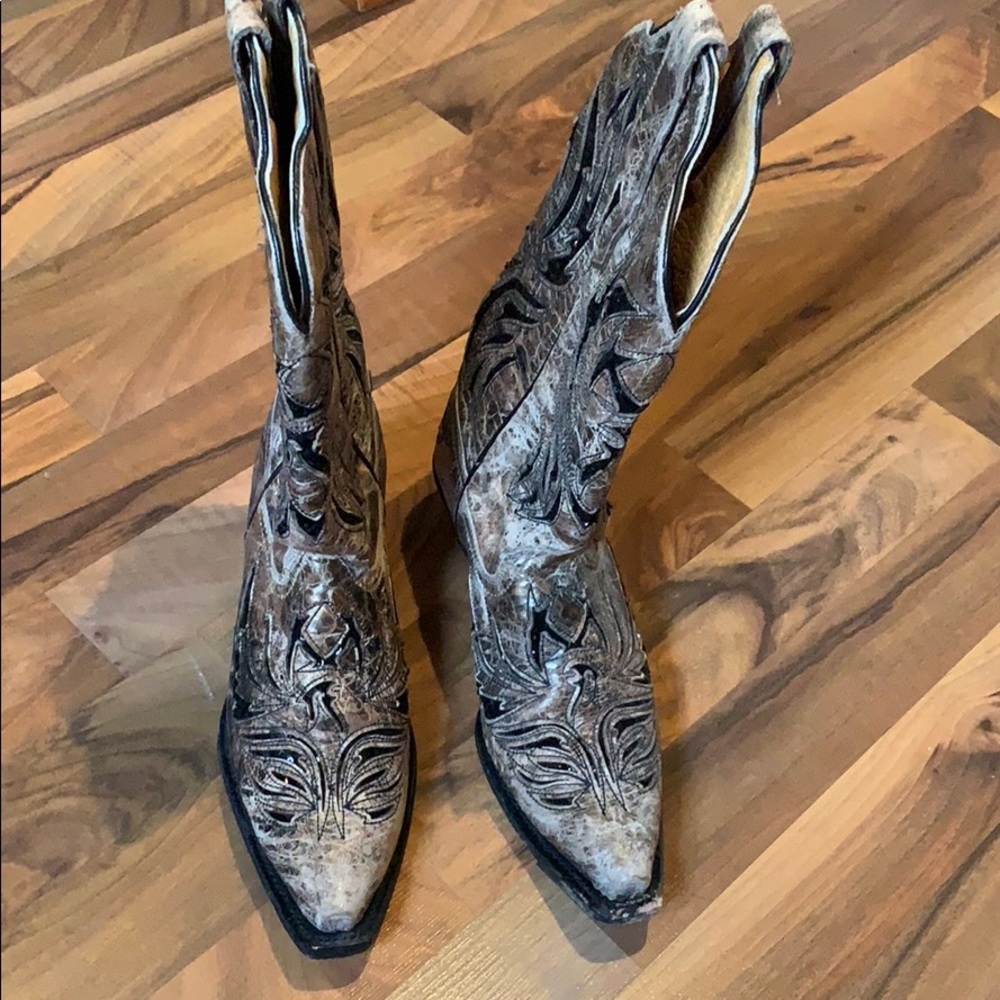 Corral cowboy boots